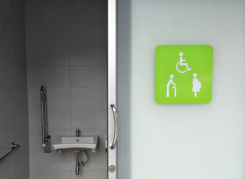 panneau sanitaires pmr