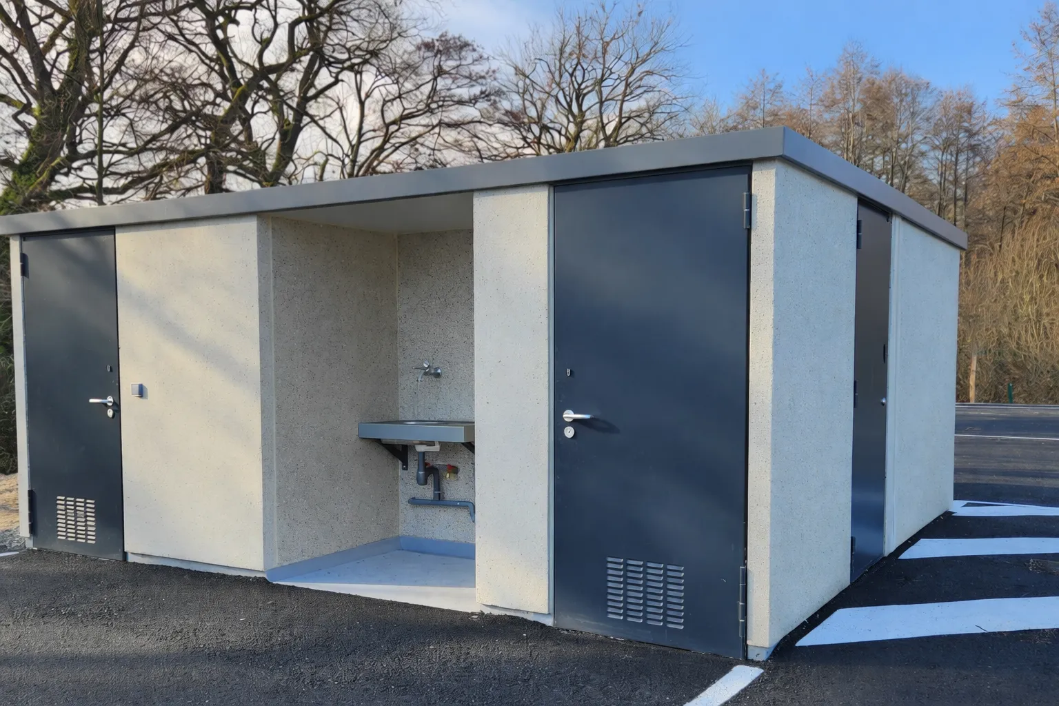 Conception des sanitaires publics en usine