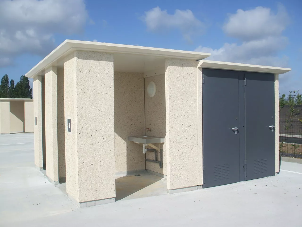 Sanitaire ensemble beige en gris